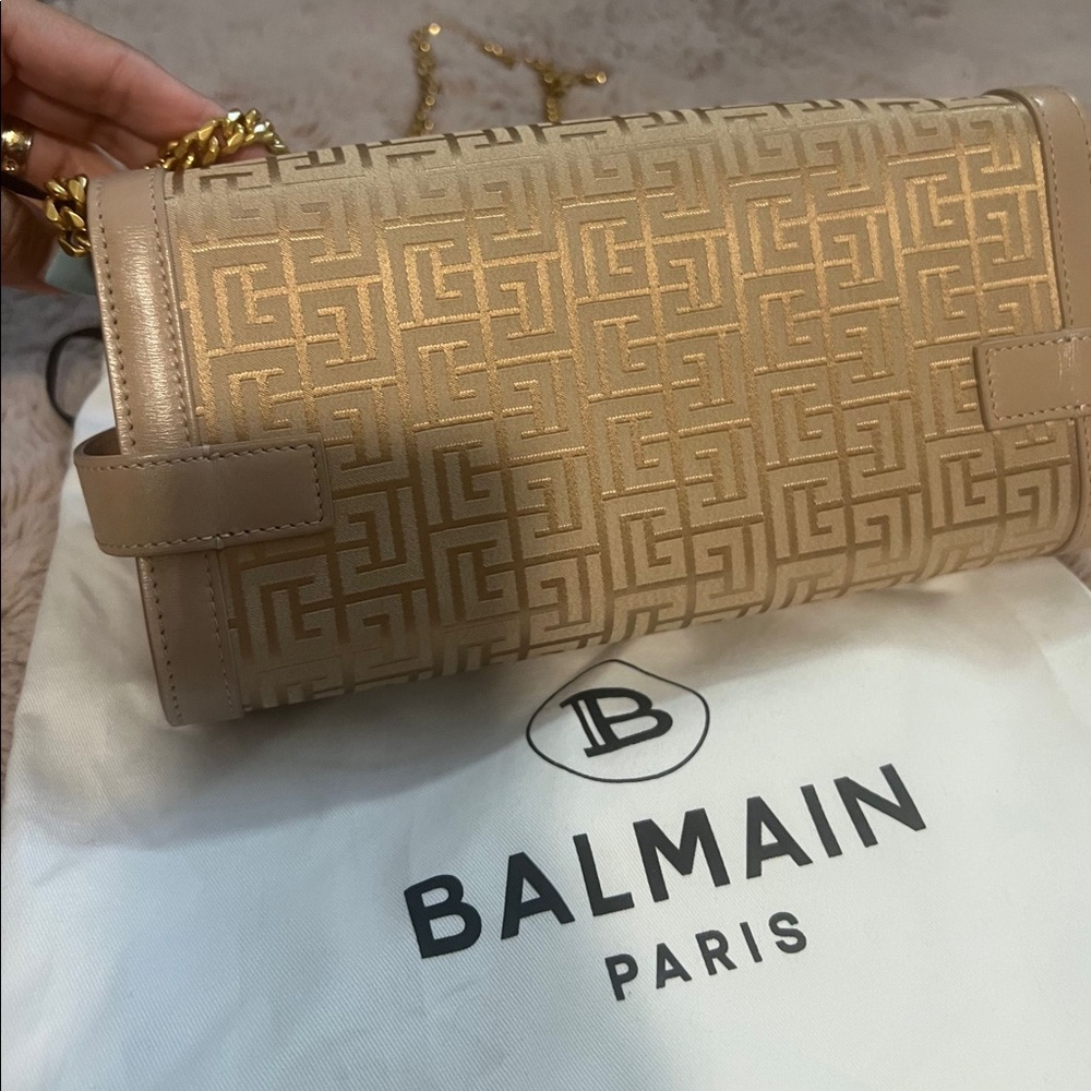 Balmain - Picture 4 of 4